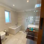 Luxury Villa, Ocean View, Private Heated Pool Vila
