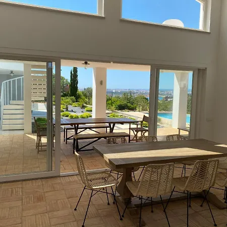 Luxury Villa, Ocean View, Private Heated Pool فيلة *
