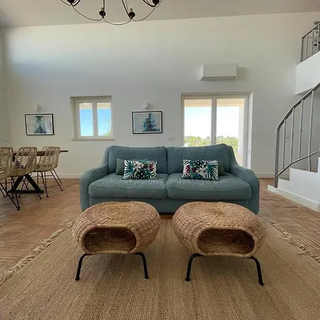 Luxury Villa, Ocean View, Private Heated Pool וילה פראגודו