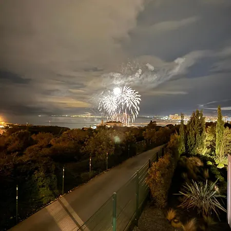 וילה Luxury Villa, Ocean View, Private Heated Pool פראגודו