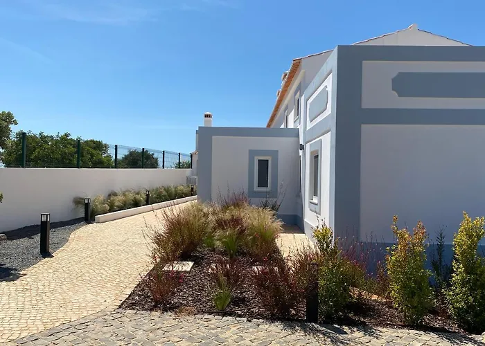 Luxury Villa, Ocean View, Private Heated Pool *